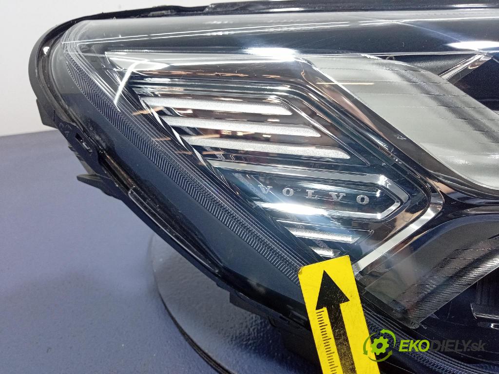 Volvo Xc40 0 Reflektor: v pravo: 32133574