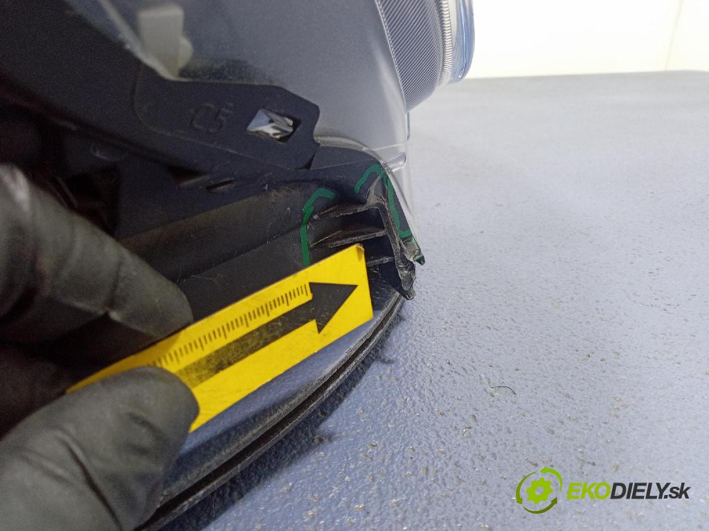 Volvo Xc40 0 Reflektor: v pravo: 32133574