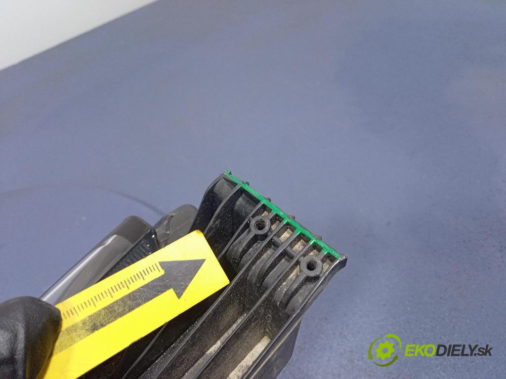 Opel Grandland x 0 Reflektor: v pravo: 366947220