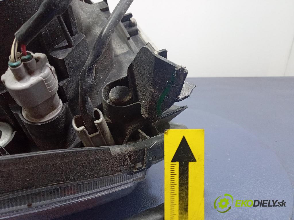 Mitsubishi Outlander 0 Reflektor: Vľavo: P8597