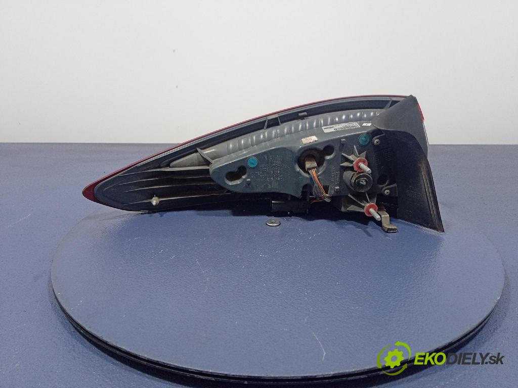 Ford Mondeo 2015 svetlo / reflektor zad Prava: Vonkajsia: DS73-13404-FH