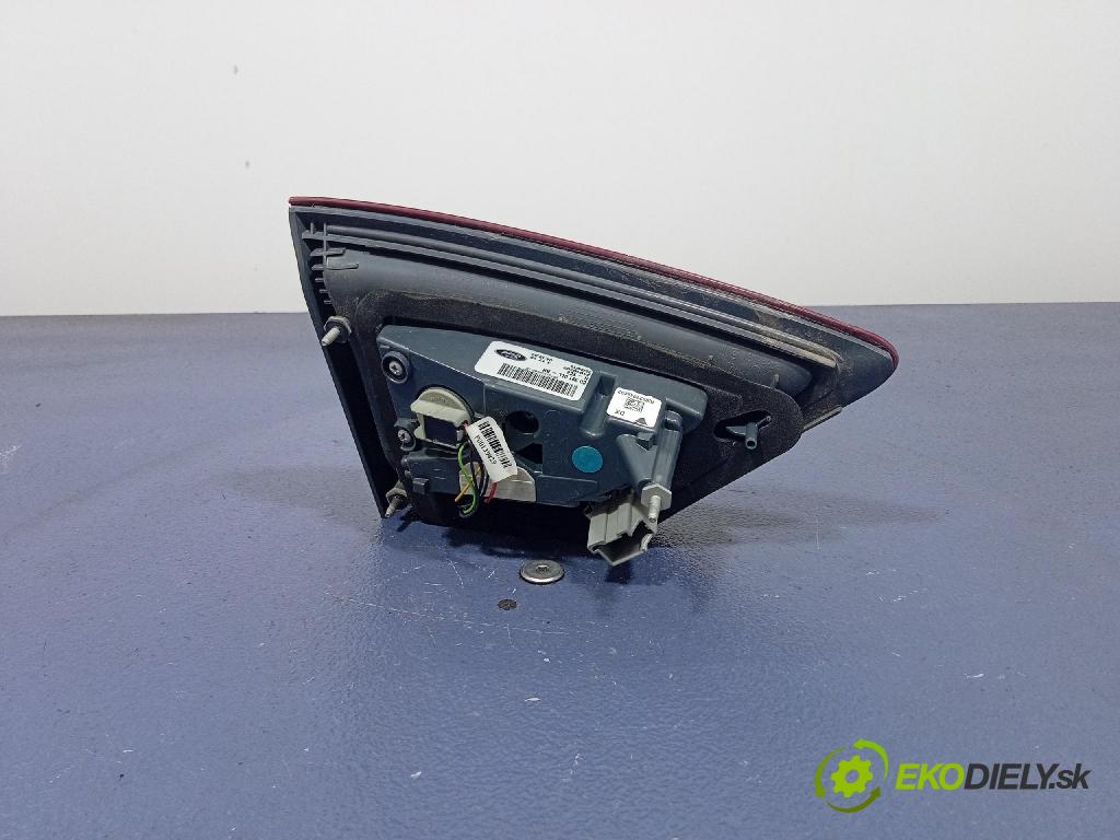 Ford Mondeo 2015 svetlo / reflektor zad Prava: Vnútri: DS73-13A602-JE