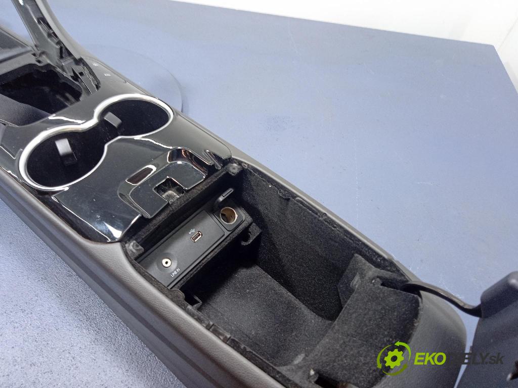 Ford Mondeo 2015 tunel Stredný: DS73-F042B60