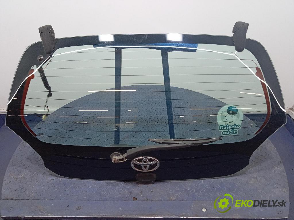 Toyota Aygo 2009 zadní dveře kufra: kufr