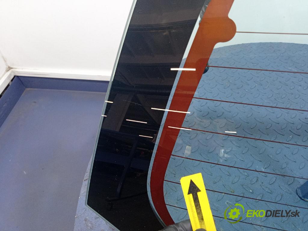 Toyota Aygo 2009 zadní dveře kufra: kufr