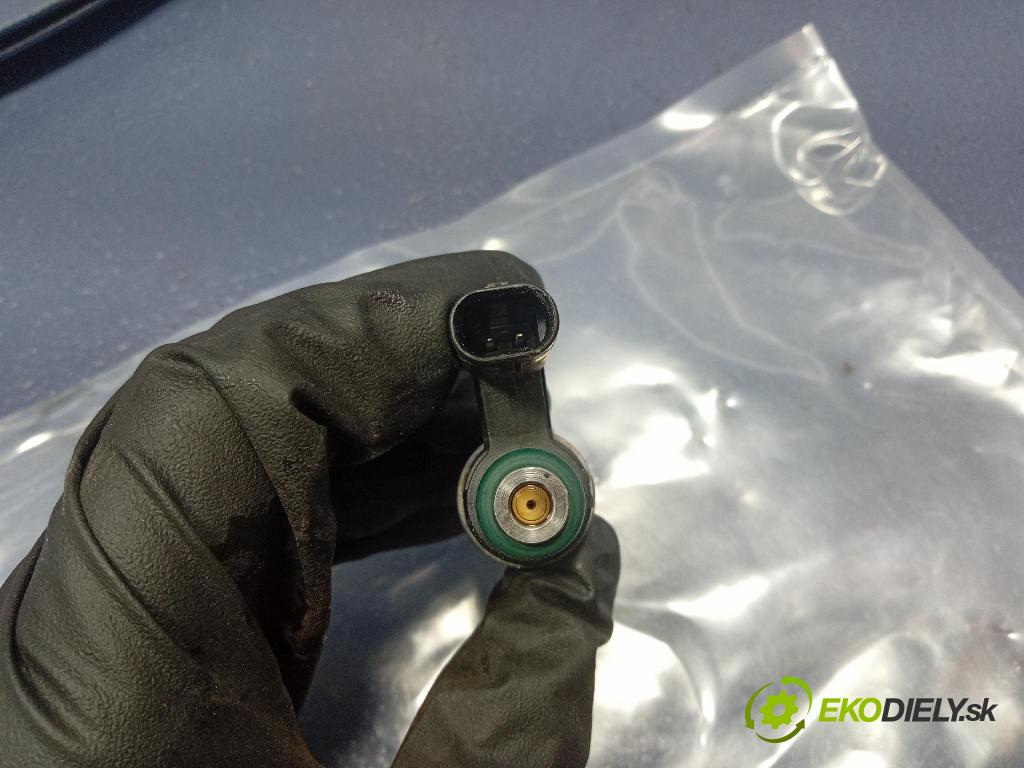 Vw Golf 0 lišta Dodávka: 04E133320D