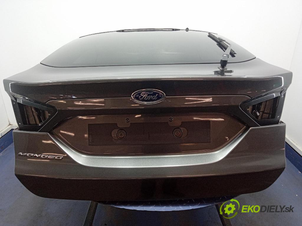Ford Mondeo 2015 zadna dveře kufra: kufra:
