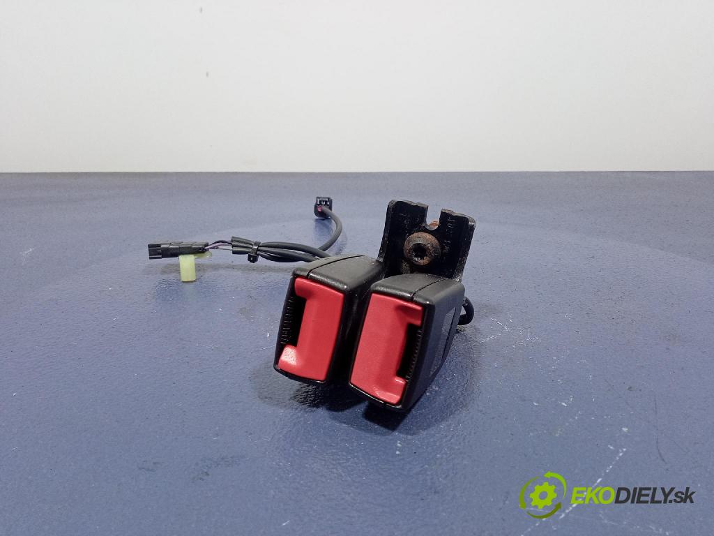 Ford Mondeo 2015 Pásy: Bezpečnosť: x DS73-F613K21