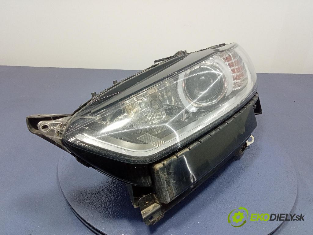 Ford Mondeo 2015 Reflektor: Vľavo: DS73-13W030-AE