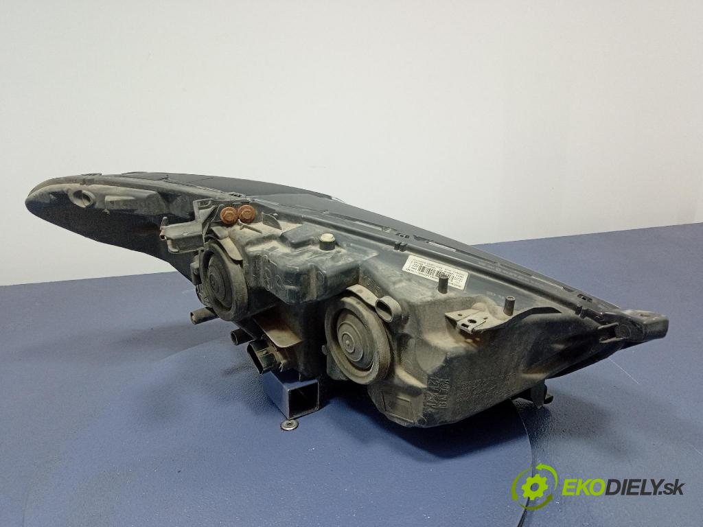 Ford Mondeo 2015 Reflektor: Vľavo: DS73-13W030-AE