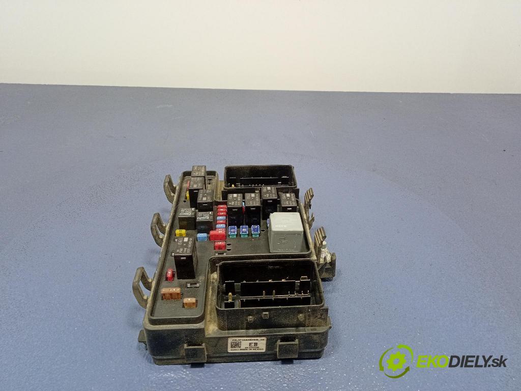 Ford Mondeo 2015 skrinka Poistky: FG9T14A067EB