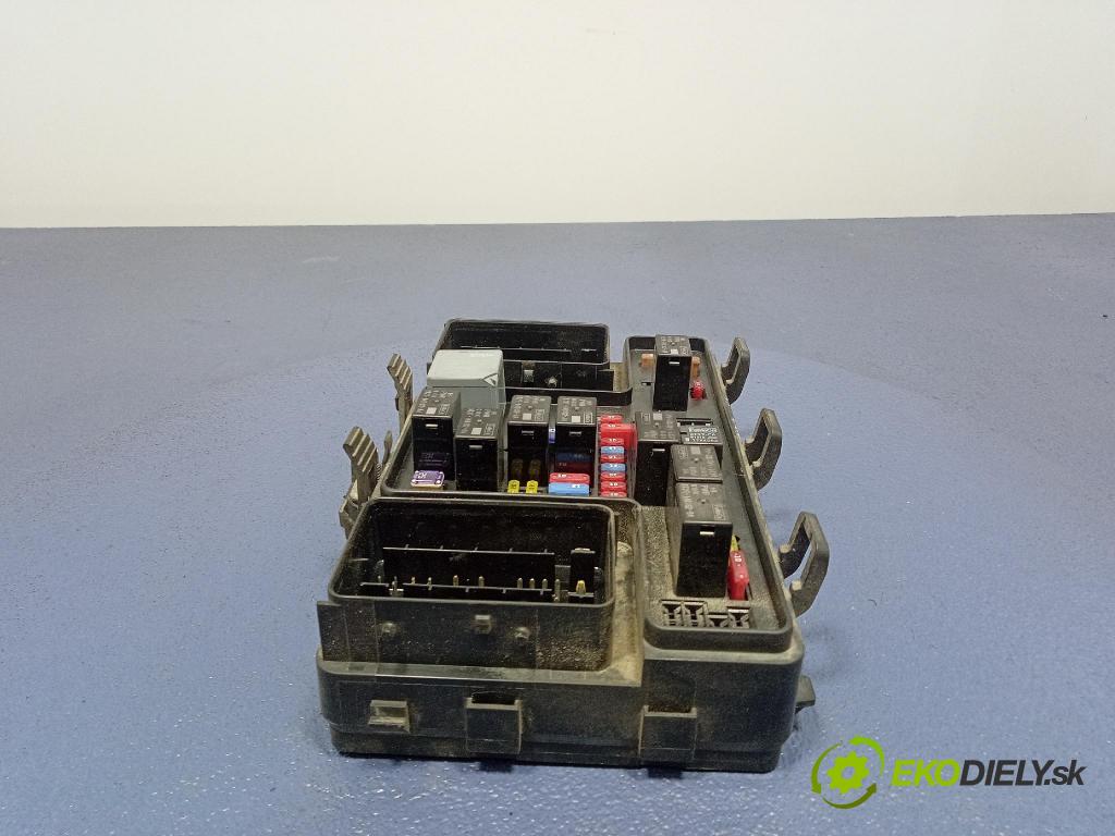 Ford Mondeo 2015 skrinka Poistky: FG9T14A067EB