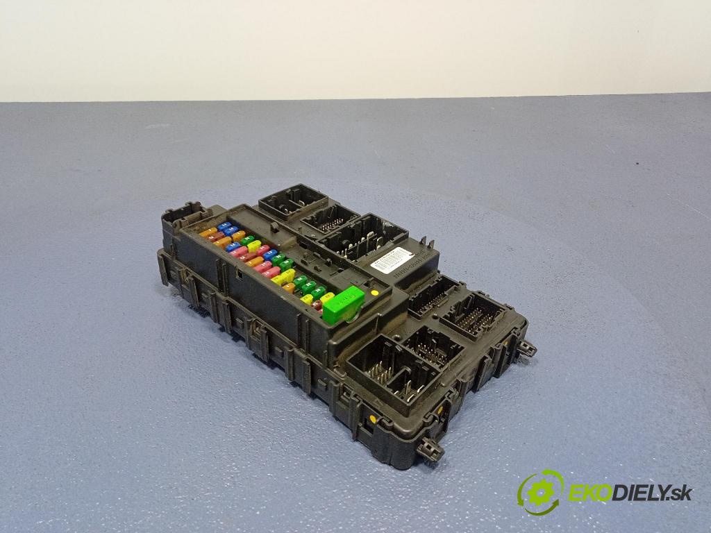 Ford Mondeo 2015 skrinka Poistky: FU5T-15604