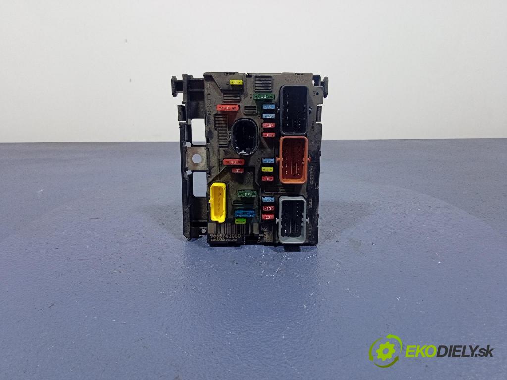 Peugeot 307 2005 skrinka Poistky: 9659742080