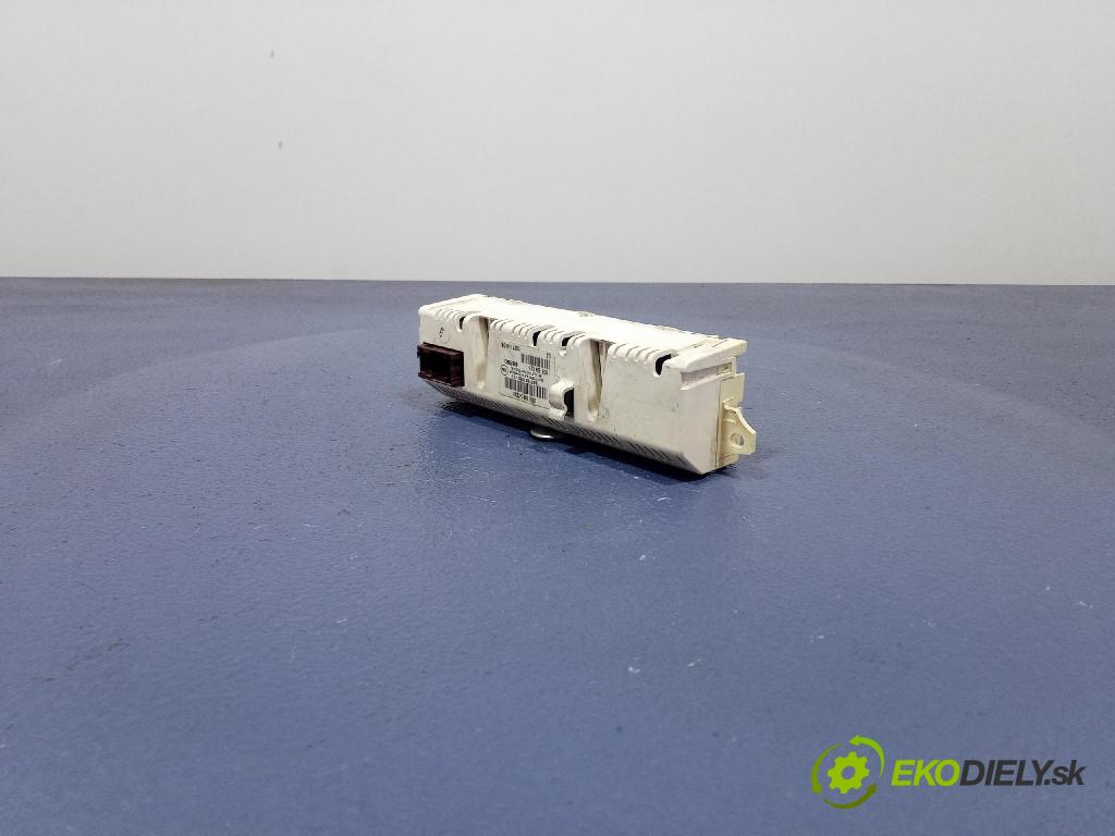 Peugeot 307 2005 Zobrazit: Rádio: / GPS 9657882980