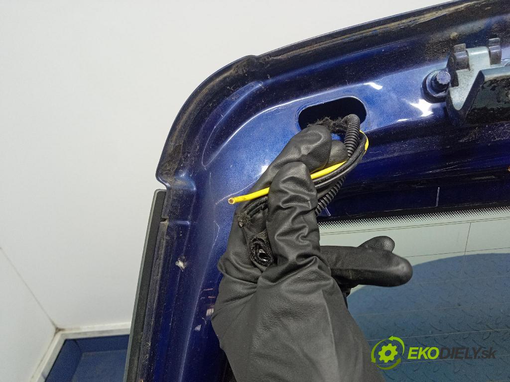 Vw Golf 2005 zadna dveře kufra: kufra: 