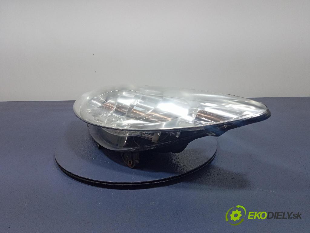 Peugeot 307 2005 Reflektor: Vľavo: 20-B224