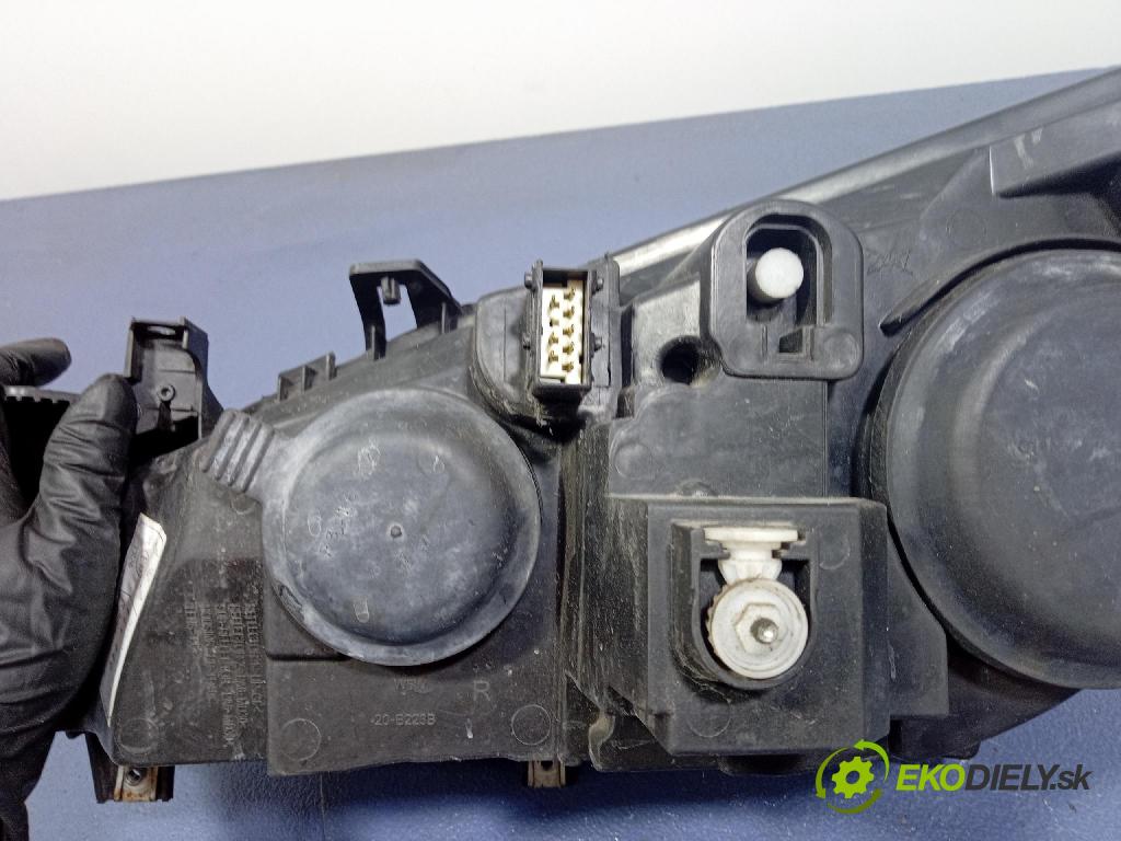 Peugeot 307 2005 Reflektor: v pravo: 20-B223
