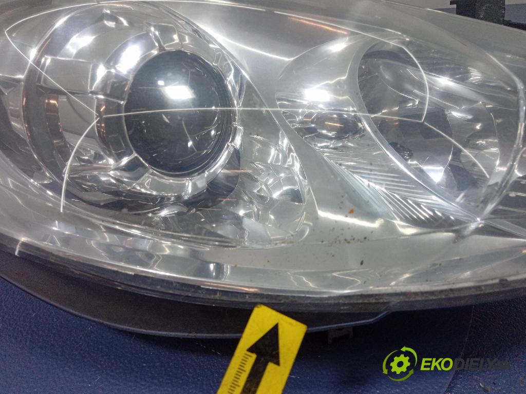 Peugeot 307 2005 Reflektor: v pravo: 20-B223