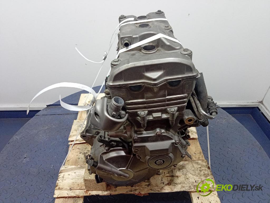 Honda Hornet 600 2000 motor Benzín PC25E