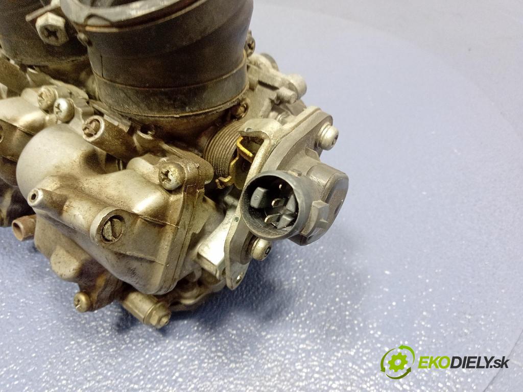 Honda Hornet 600 2000 klapka