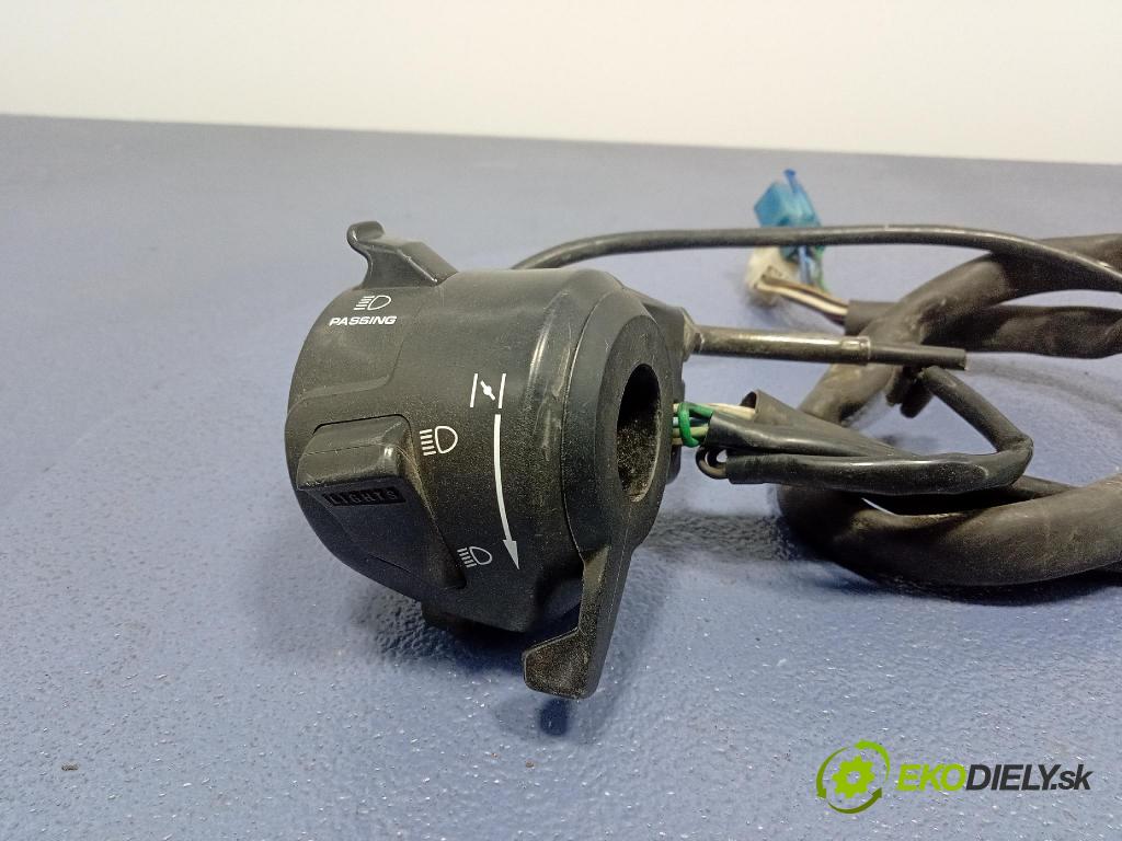 Honda Hornet 600 2000 prepínač