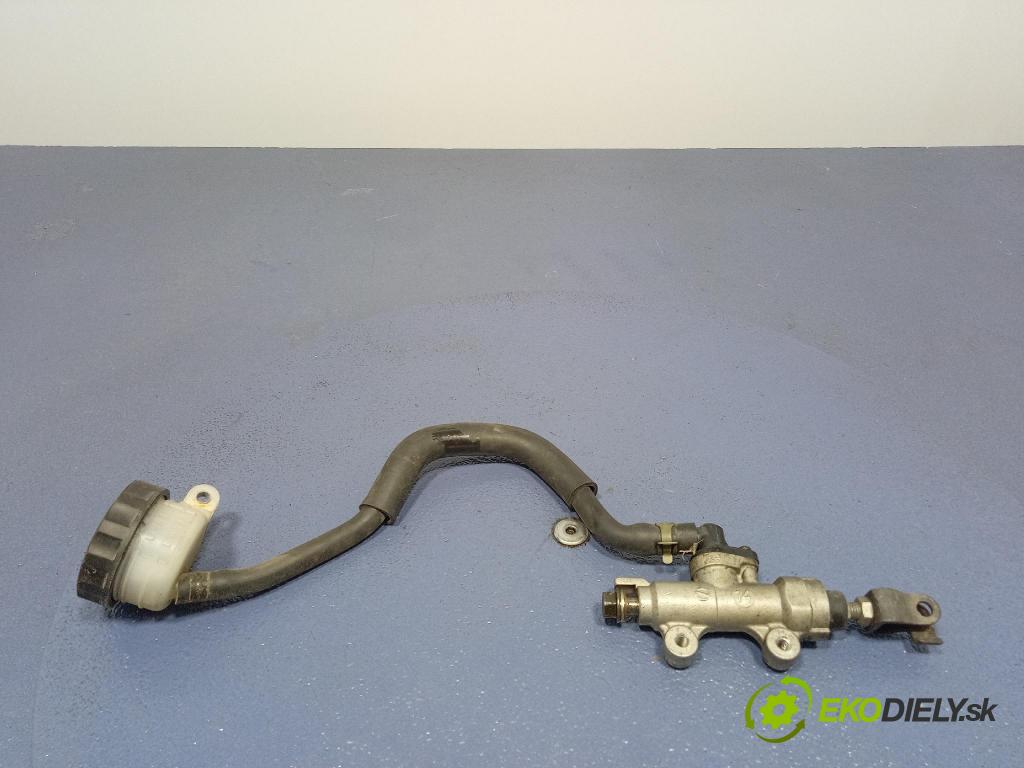 Honda Hornet 600 2000 čerpadlo Brzda: