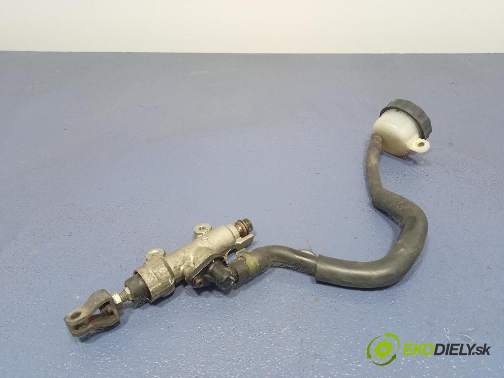 Honda Hornet 600 2000 čerpadlo Brzda: