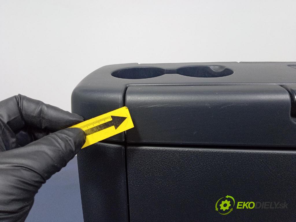 Mercedes Viano 0 tunel Stredný: A6398160601