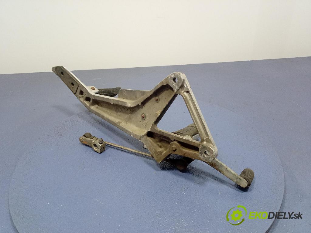 Honda Hornet 600 2000 Páka: Zmeny: