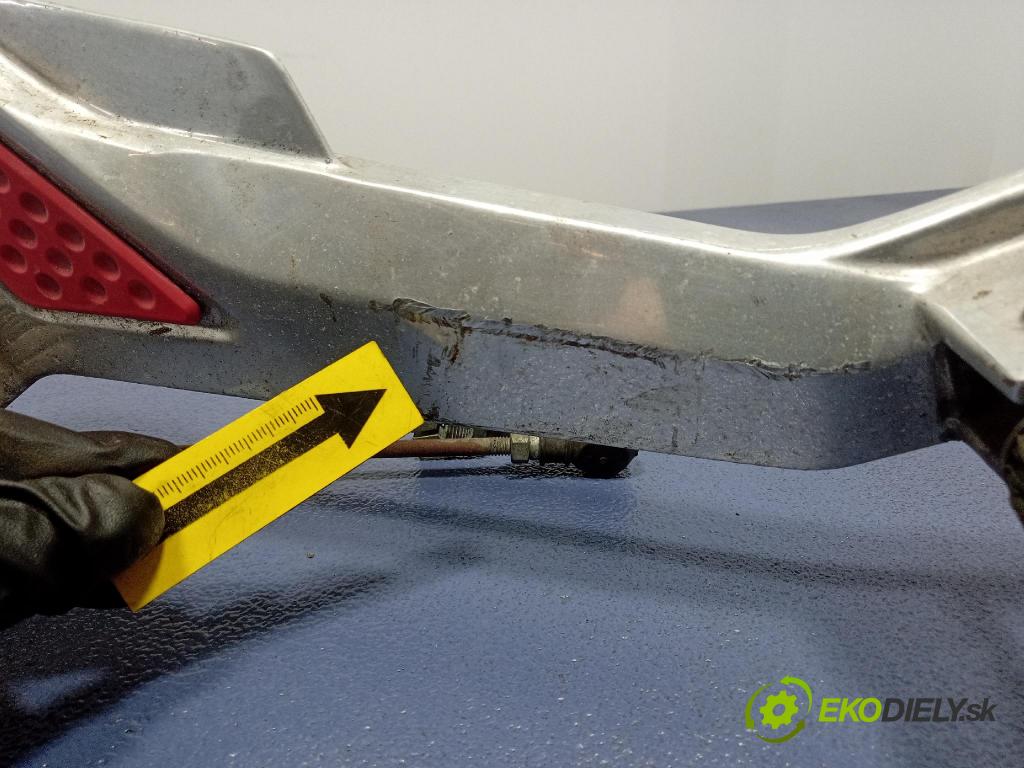 Honda Hornet 600 2000 Páka: Zmeny: 