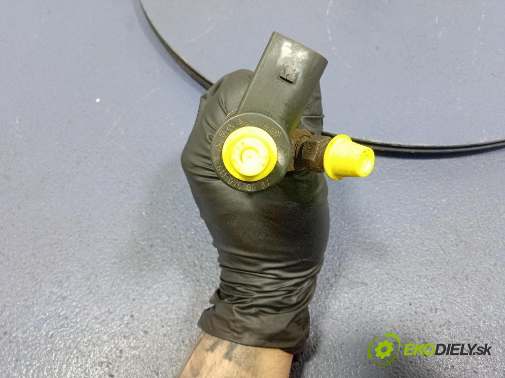 Mercedes Sprinter 1995 vstřikovač A6110700687