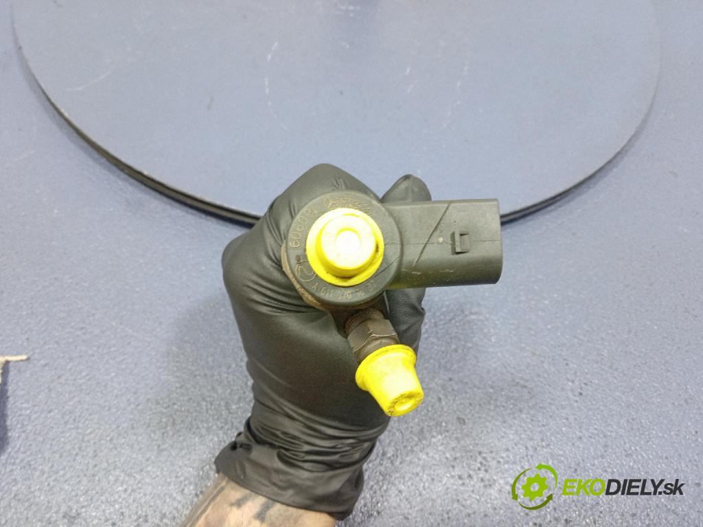 Mercedes Sprinter 1995 vstřikovač A6110701687