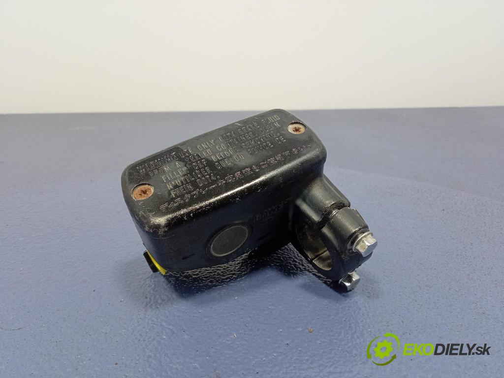 Honda Hornet 600 2000 nádržka brzdový