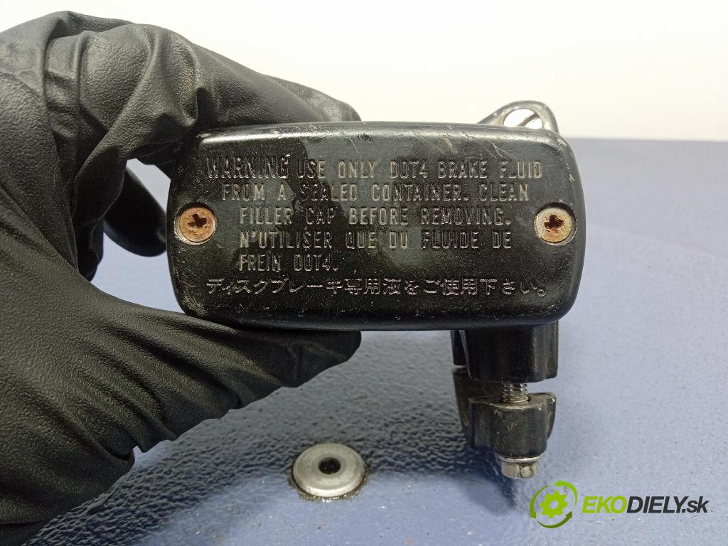 Honda Hornet 600 2000 nádržka brzdový