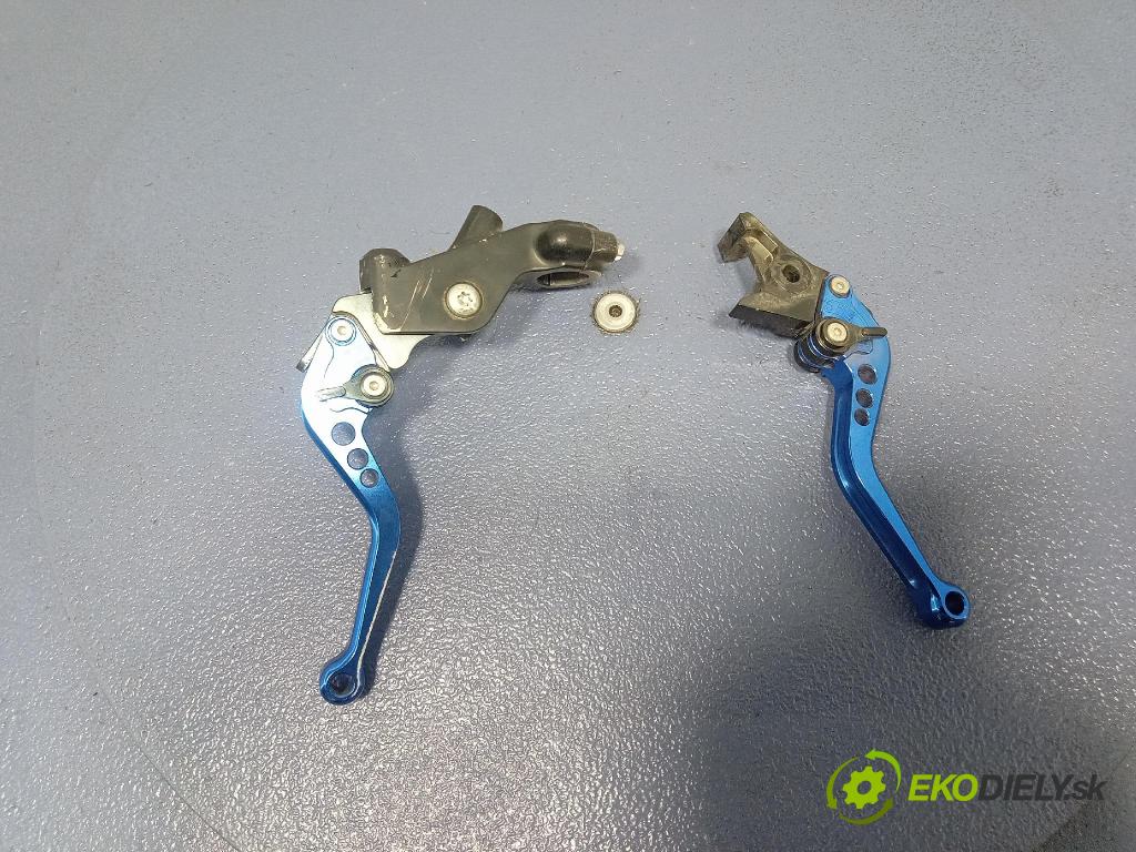 Honda Hornet 600 2000 pedále