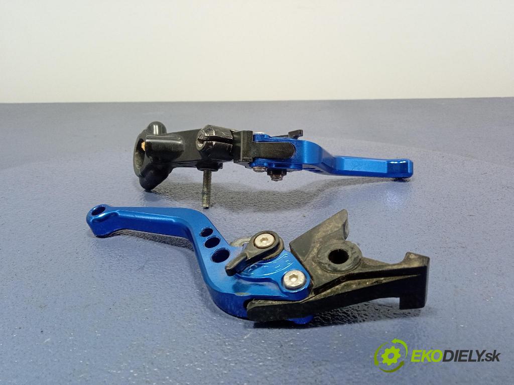 Honda Hornet 600 2000 pedále