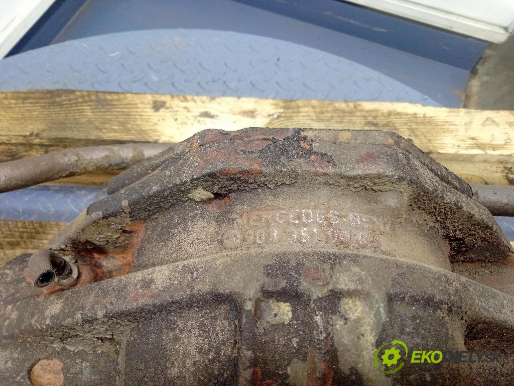 Mercedes Sprinter 1995 Most: Zadný: 9033510005