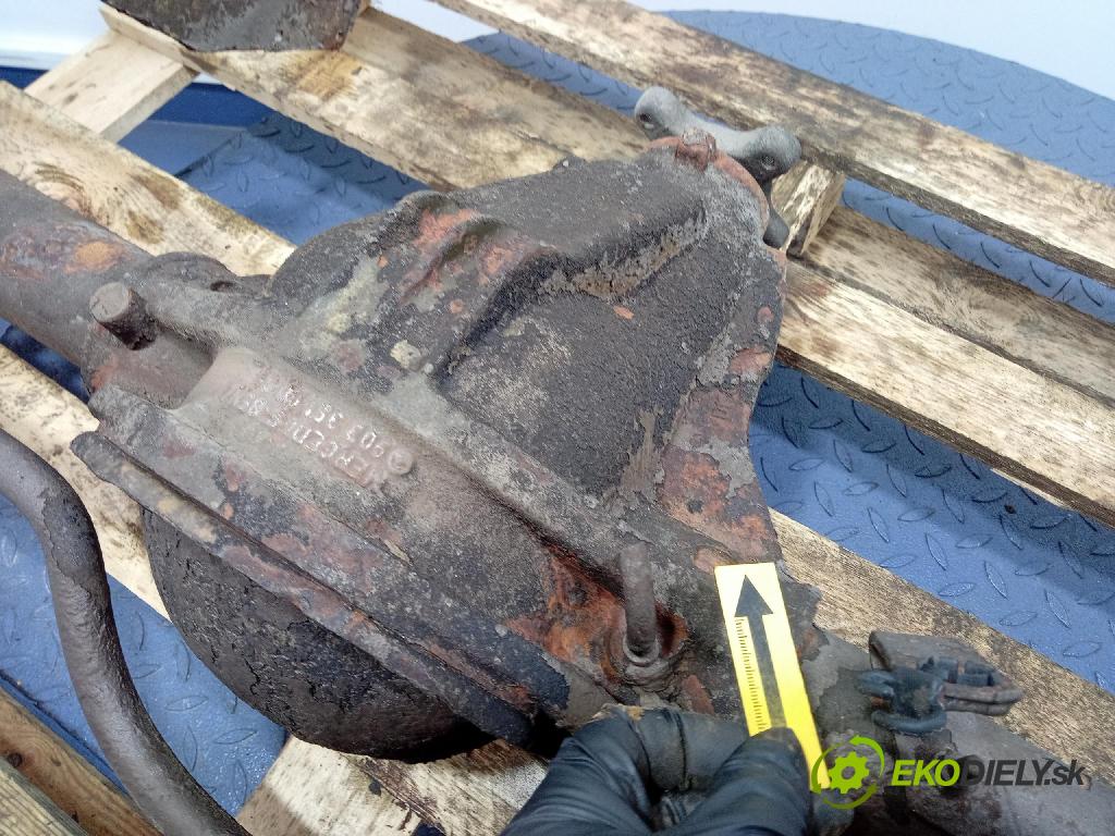 Mercedes Sprinter 1995 Most: Zadný: 9033510005