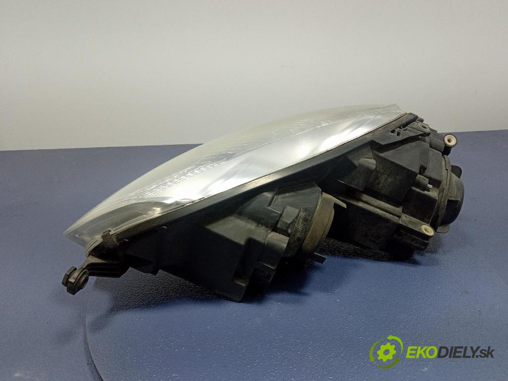 Vw Golf 2005 Reflektor: v pravo: 1K6941006N