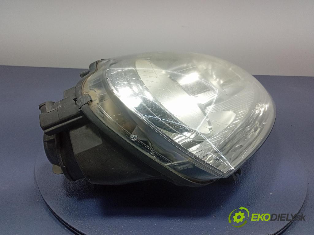 Vw Golf 2005 Reflektor: v pravo: 1K6941006N