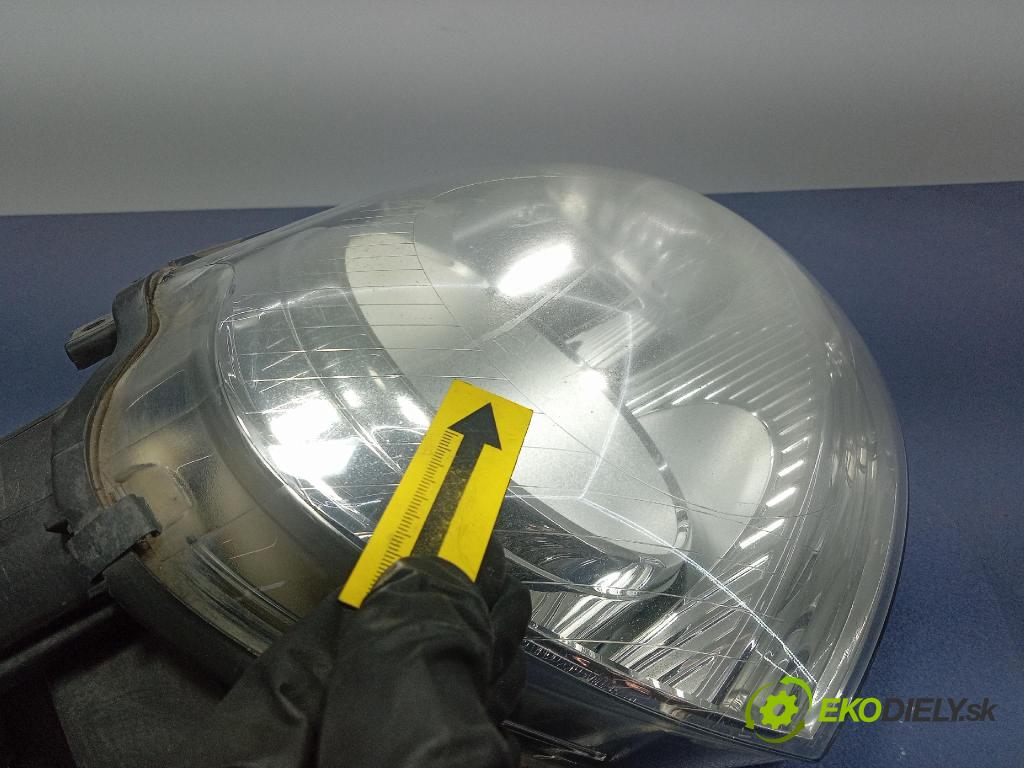 Vw Golf 2005 Reflektor: v pravo: 1K6941006N