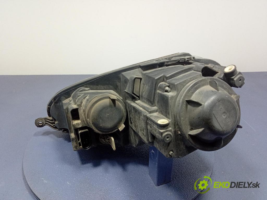 Vw Golf 2005 Reflektor: v pravo: 1K6941006N