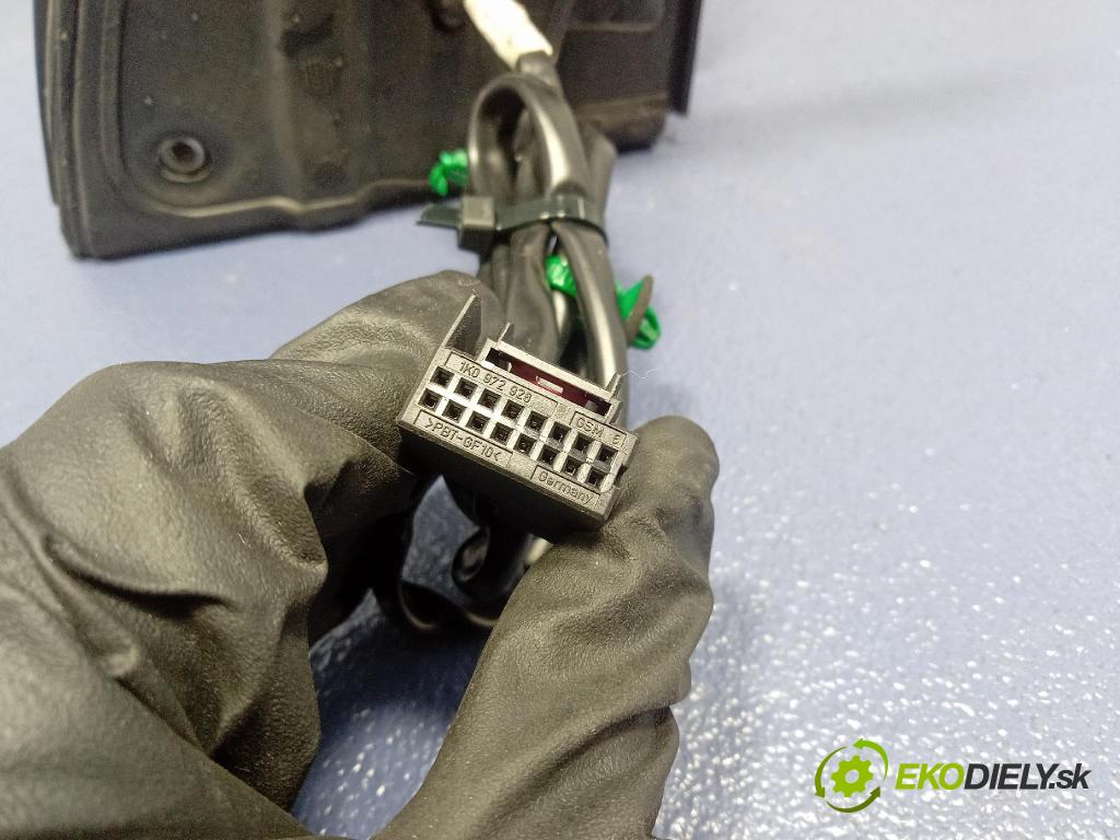 Vw Golf 2005 zrkadlo pravé