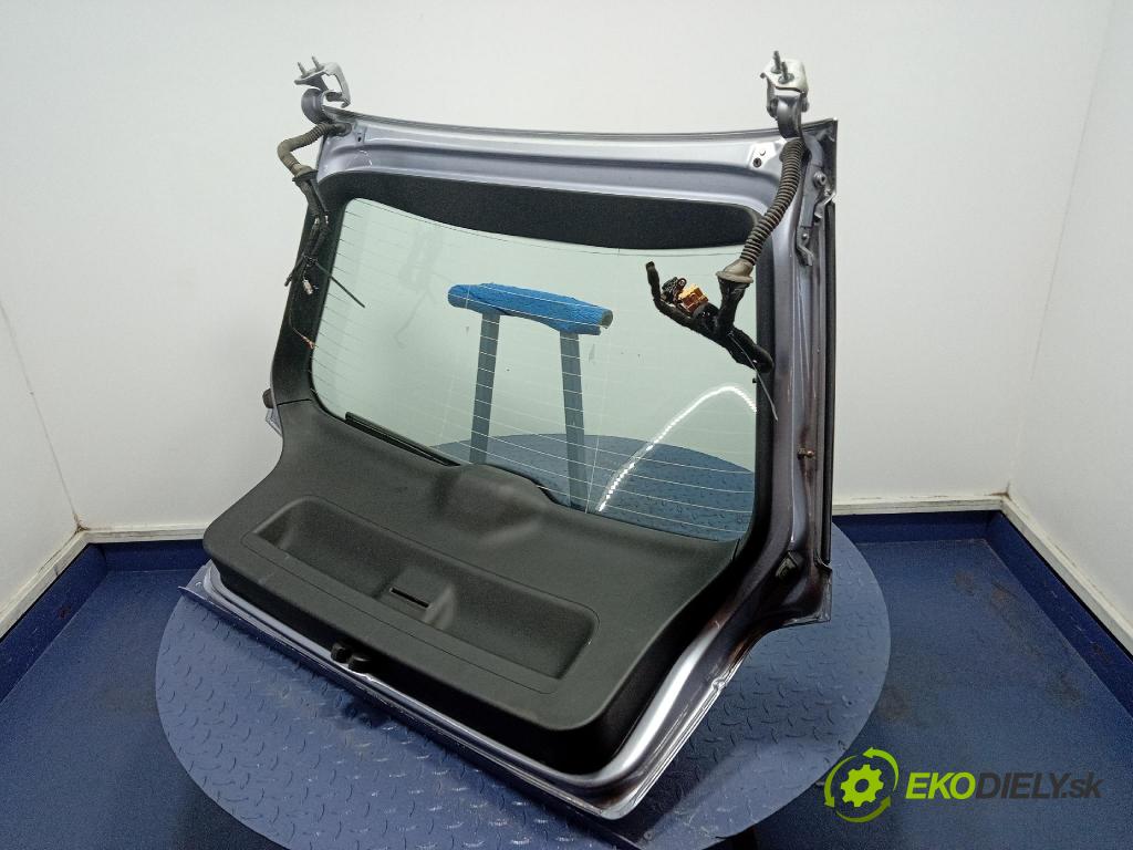 Audi A3 2004 zadna dveře kufra: kufra: 