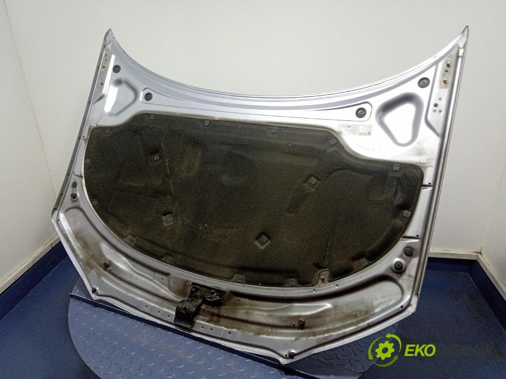 Audi A3 2004 kapota přední: 