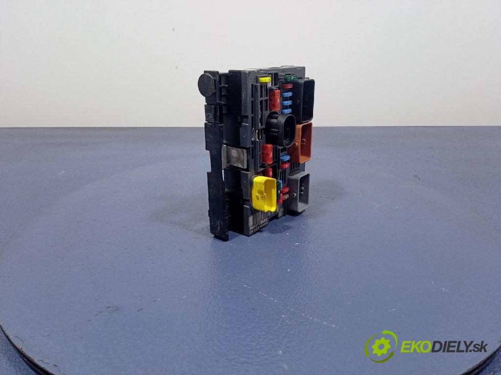 Peugeot 308 2010 skříňka Pojistky 9666700480