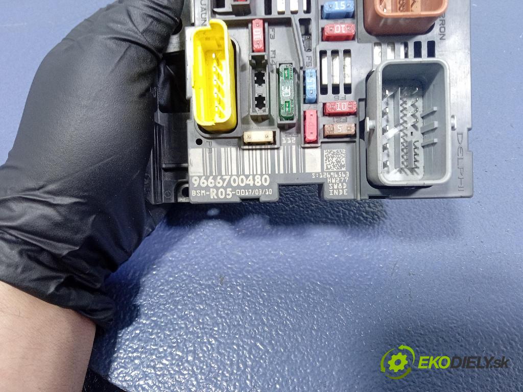 Peugeot 308 2010 skříňka Pojistky 9666700480