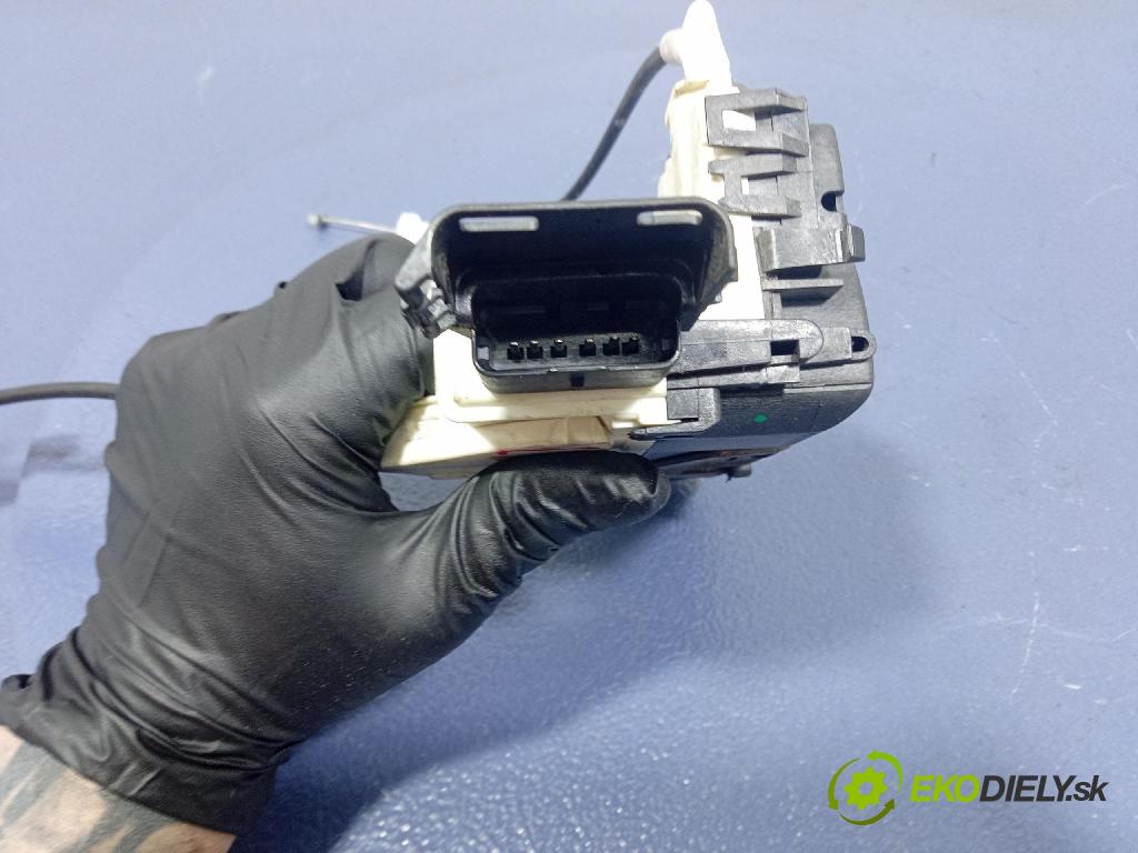 Peugeot 308 2010 zámok dvere Predné Vľavo: PSA567148