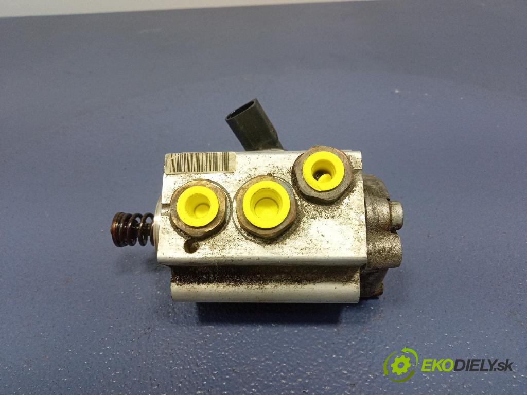 Audi A3 2004 čerpadlo Injekcia: 06D127026J